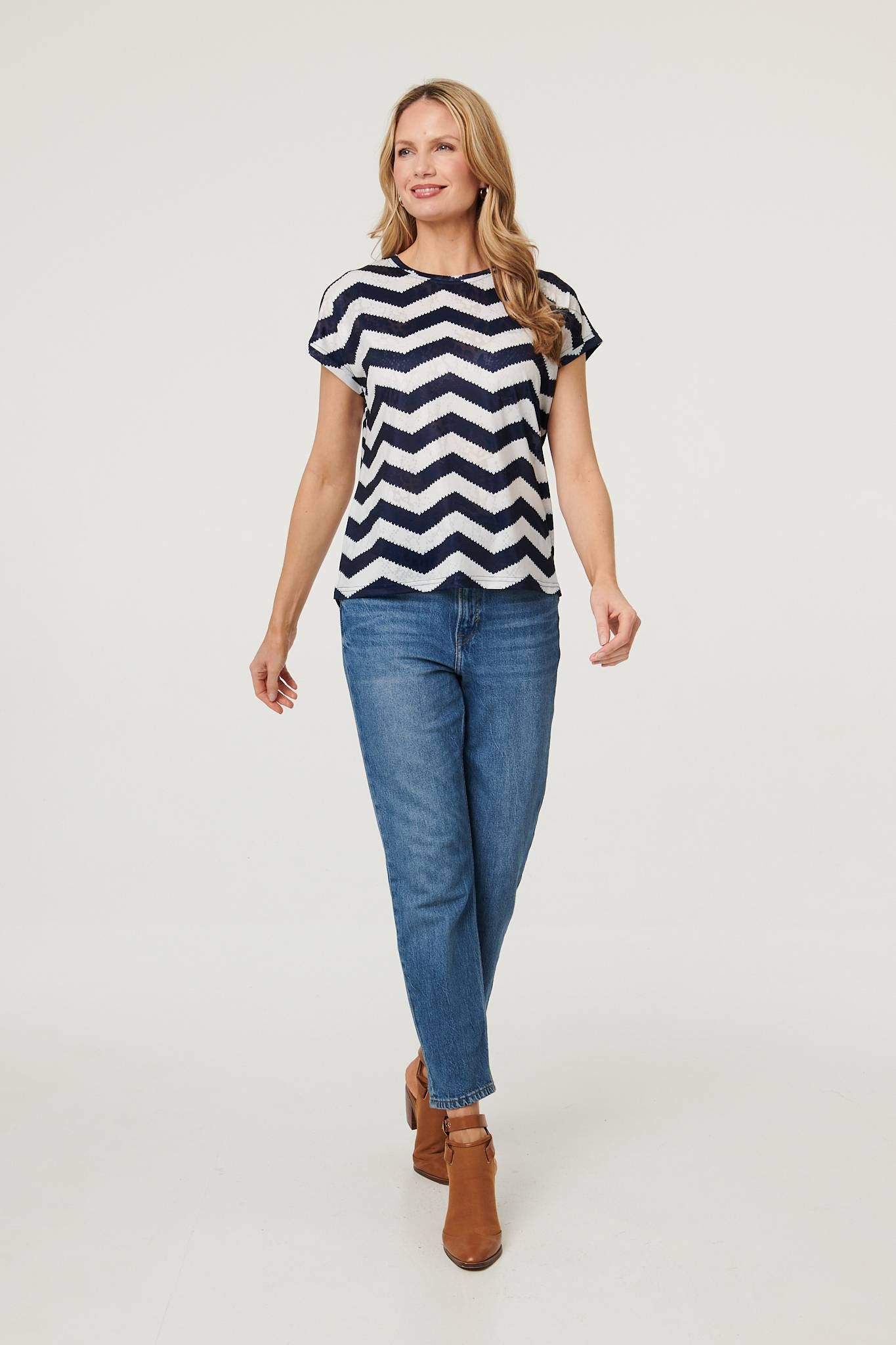 Izabel London Zig Zag Cap Sleeve Slim Fit Top