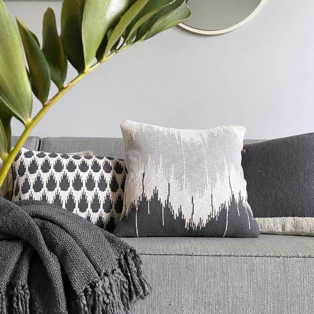 VAGUE - Coussin vague tricoté anthracite 50x50