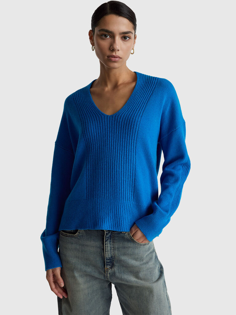100% wool V-neck sweater