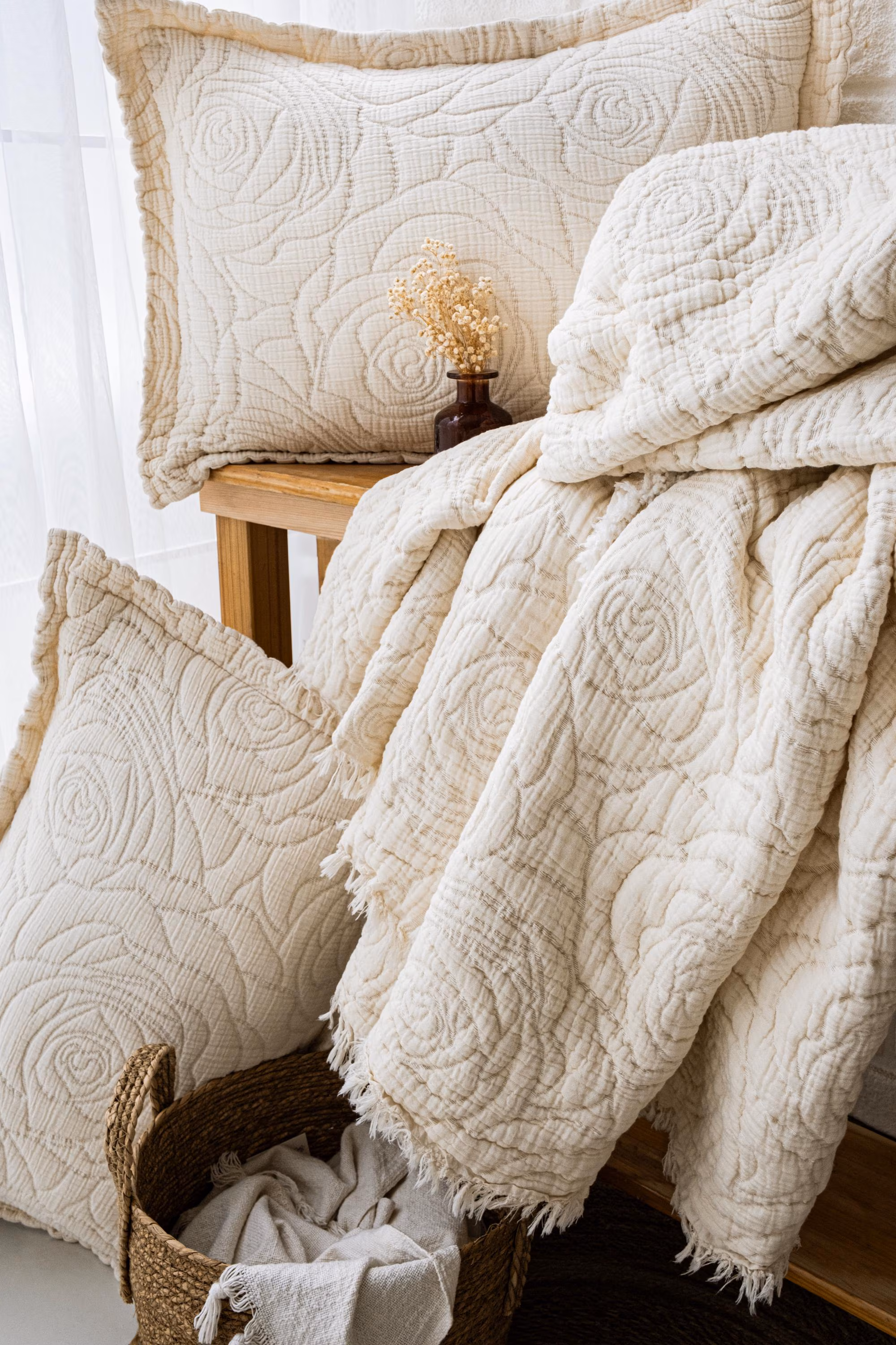 Rose Embossed Muslin Comforter King Size – Cotton Lightweight Bedspread, Ivory & Plum Purple Reversible Quilt