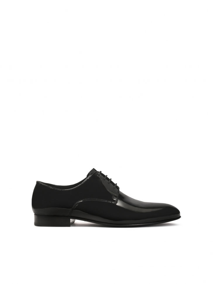 Black formal shoes