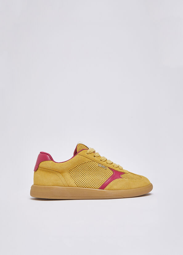 Sneakers in suede traforata