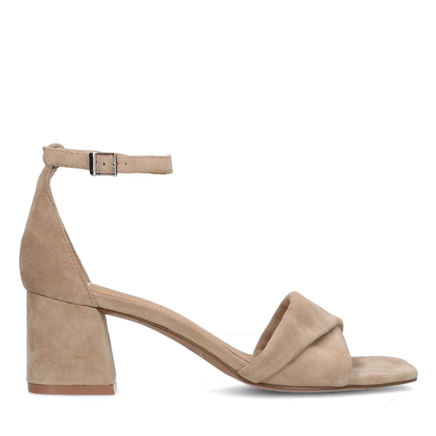 Manfield Beige suède sandalen met hak