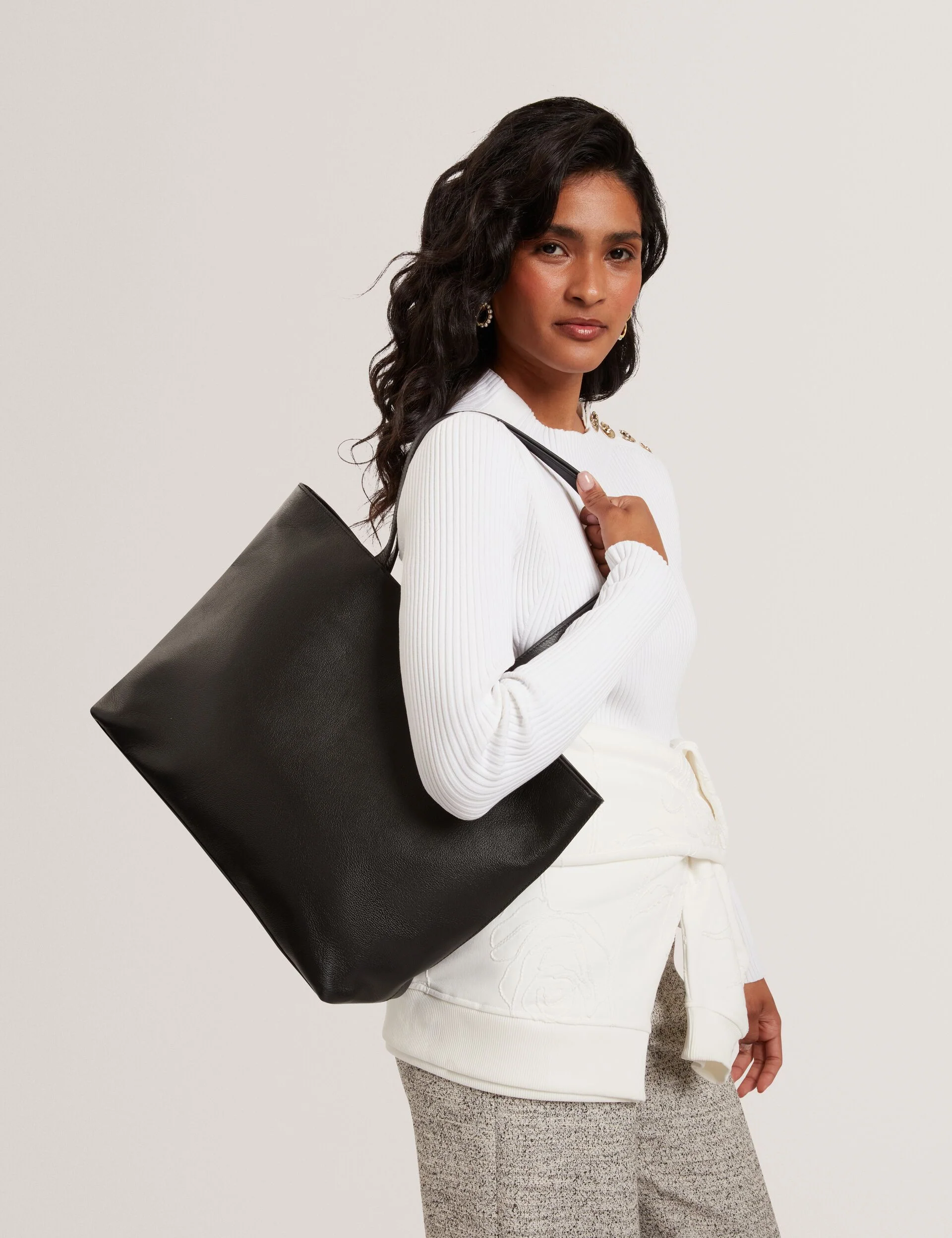 LENYYA | BLACK
