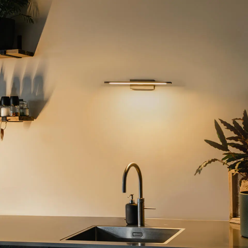 Qazqa wandlamp met glas jerre zwart ge?ntegreerde led