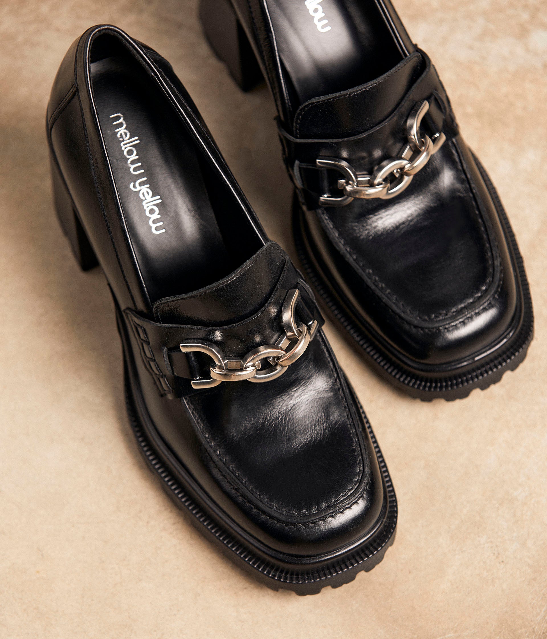 Mocassins noirs crantés Arielle
