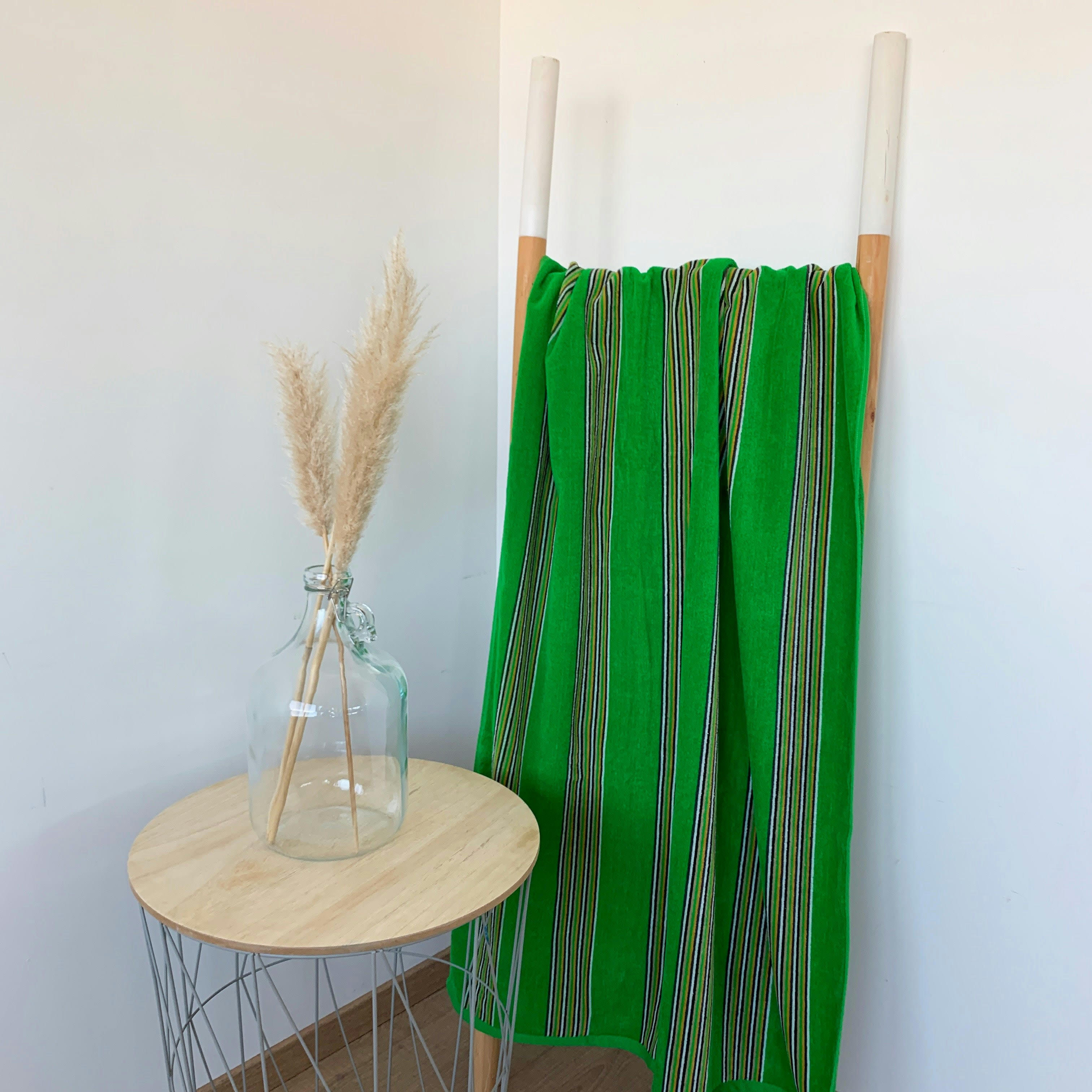 RAYURES - Serviette de plage éponge velours Milonga vert 90x170 400g/m²