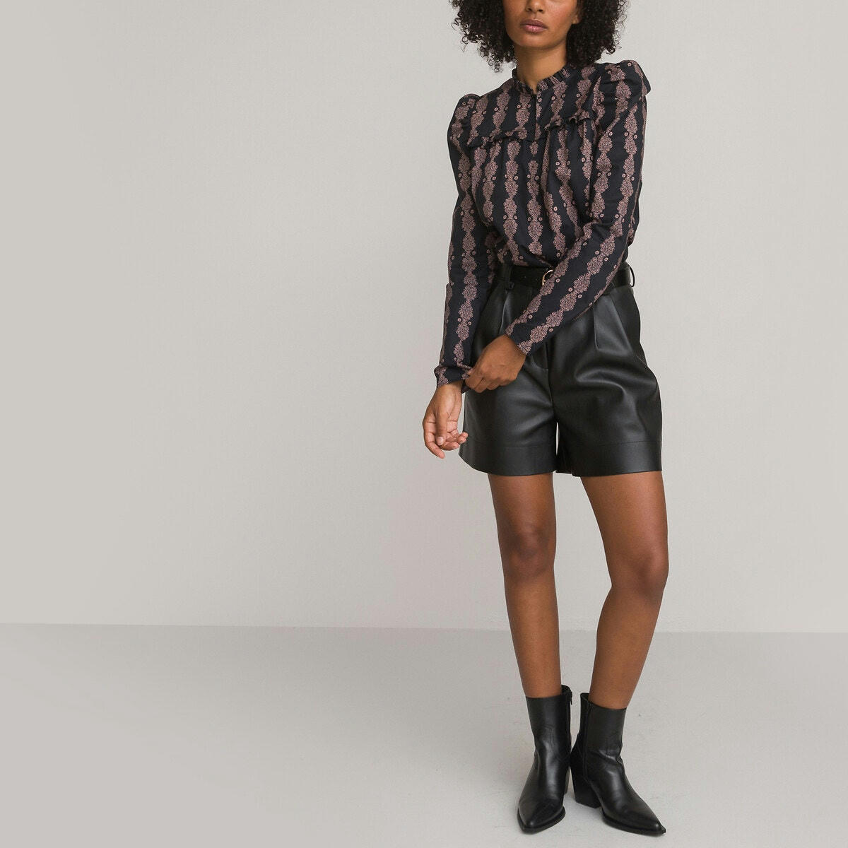 Blouse col rond volanté, manches longues