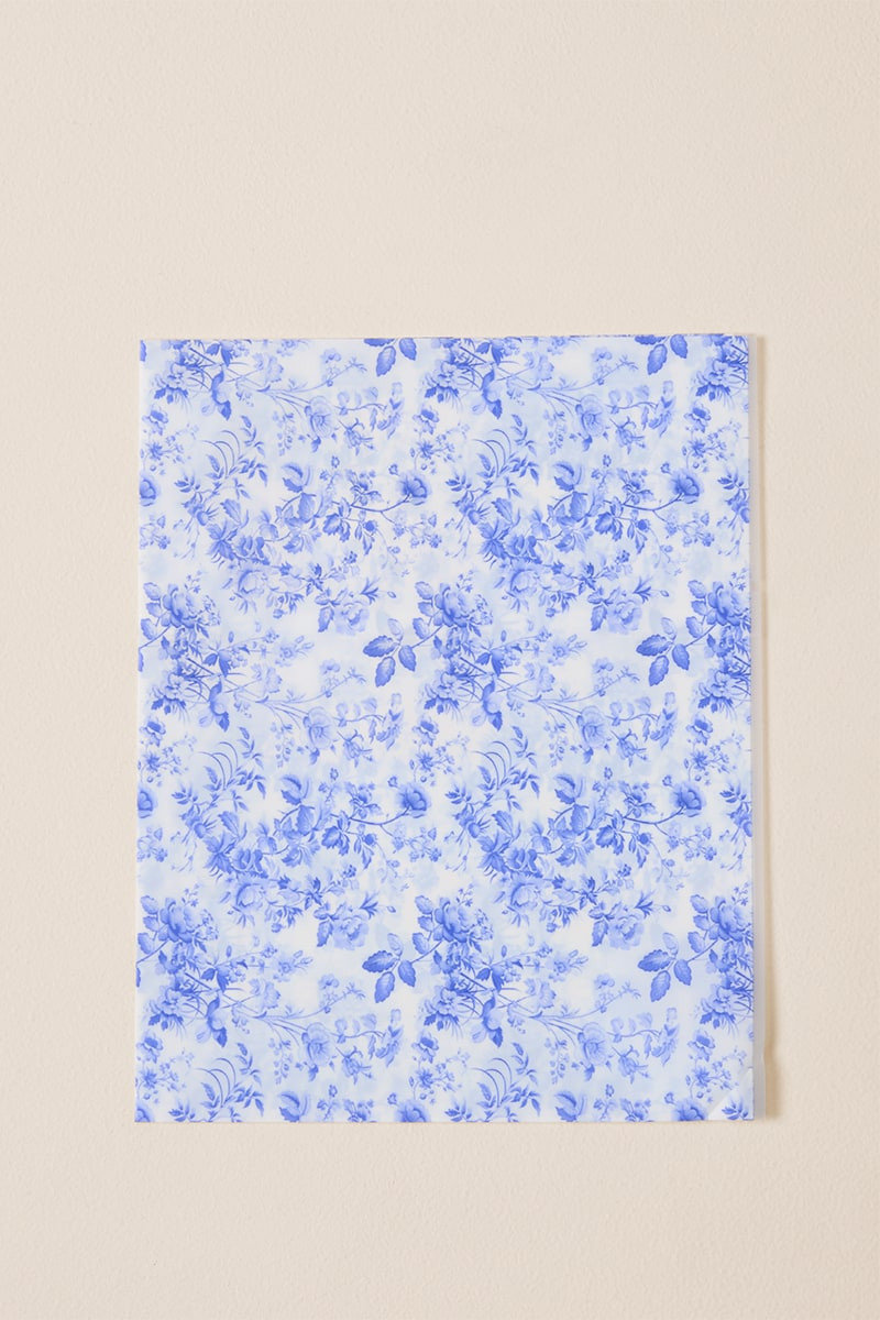 Beau Bottles Grandmillenial Blue Floral La Marca Edition Bottle Wrap