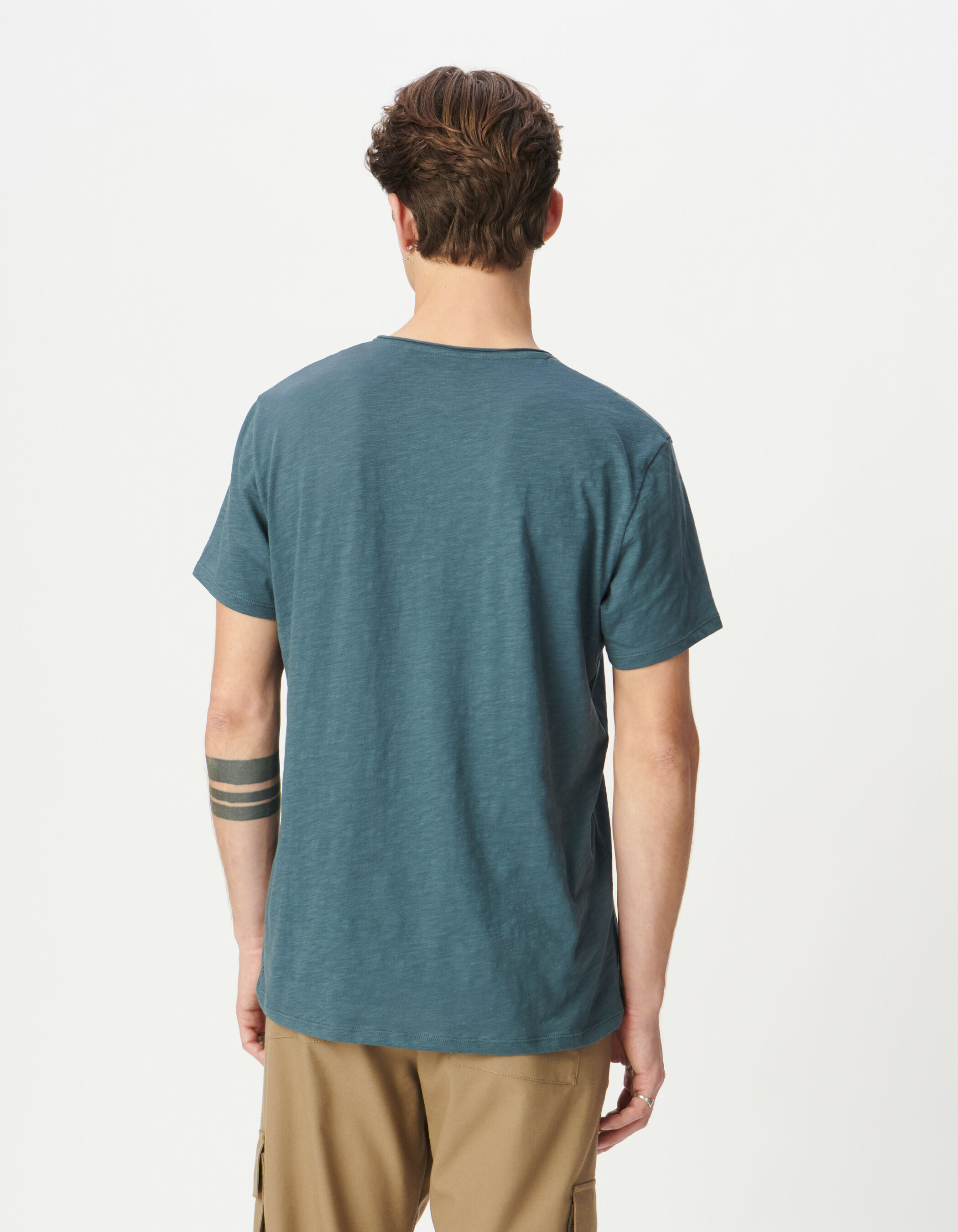 T-shirt encolure V bleu grisé coton bio flammé Homme