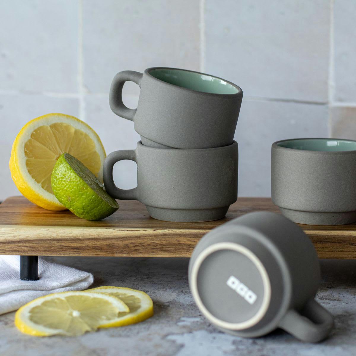 OUTO - Lot de 4 tasses en grès 10cl