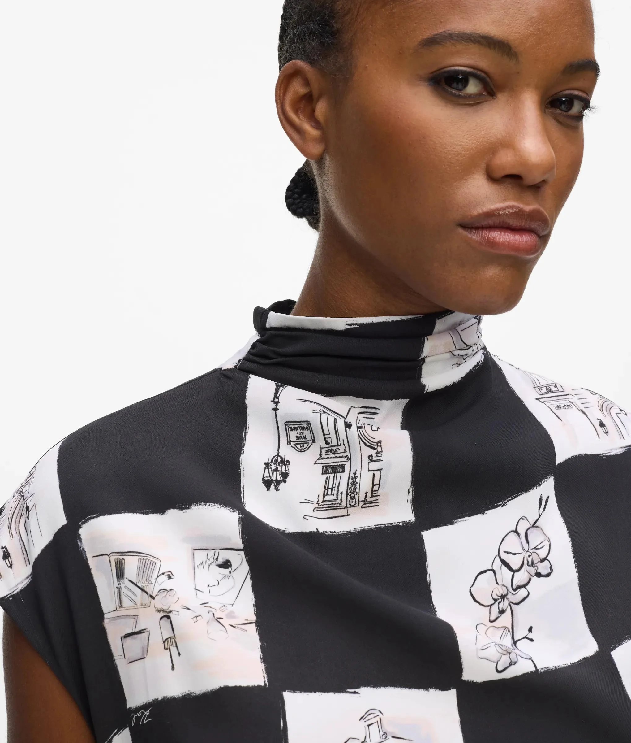 Robe longueur midi à col montant