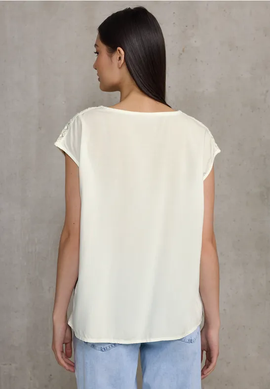 Blusenshirt mit Spitze