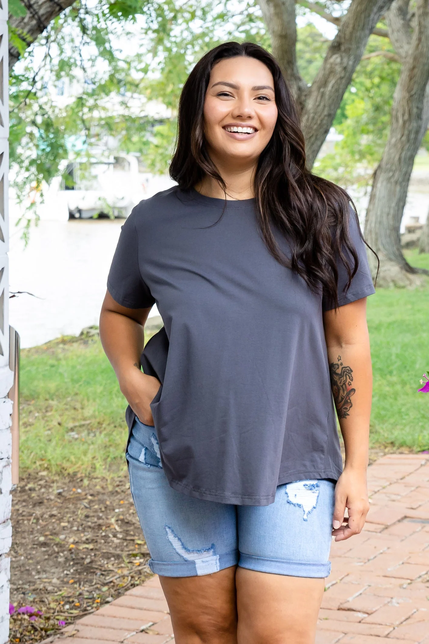 Jayden Tee in Charcoal