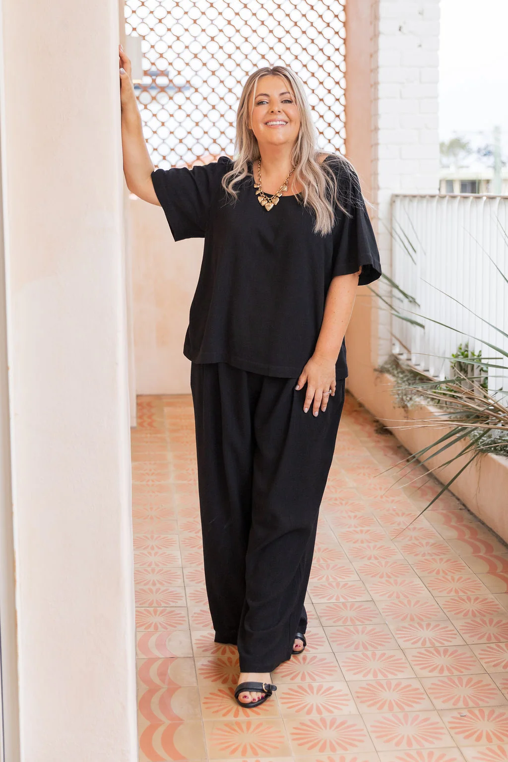 Daphne Top in Black