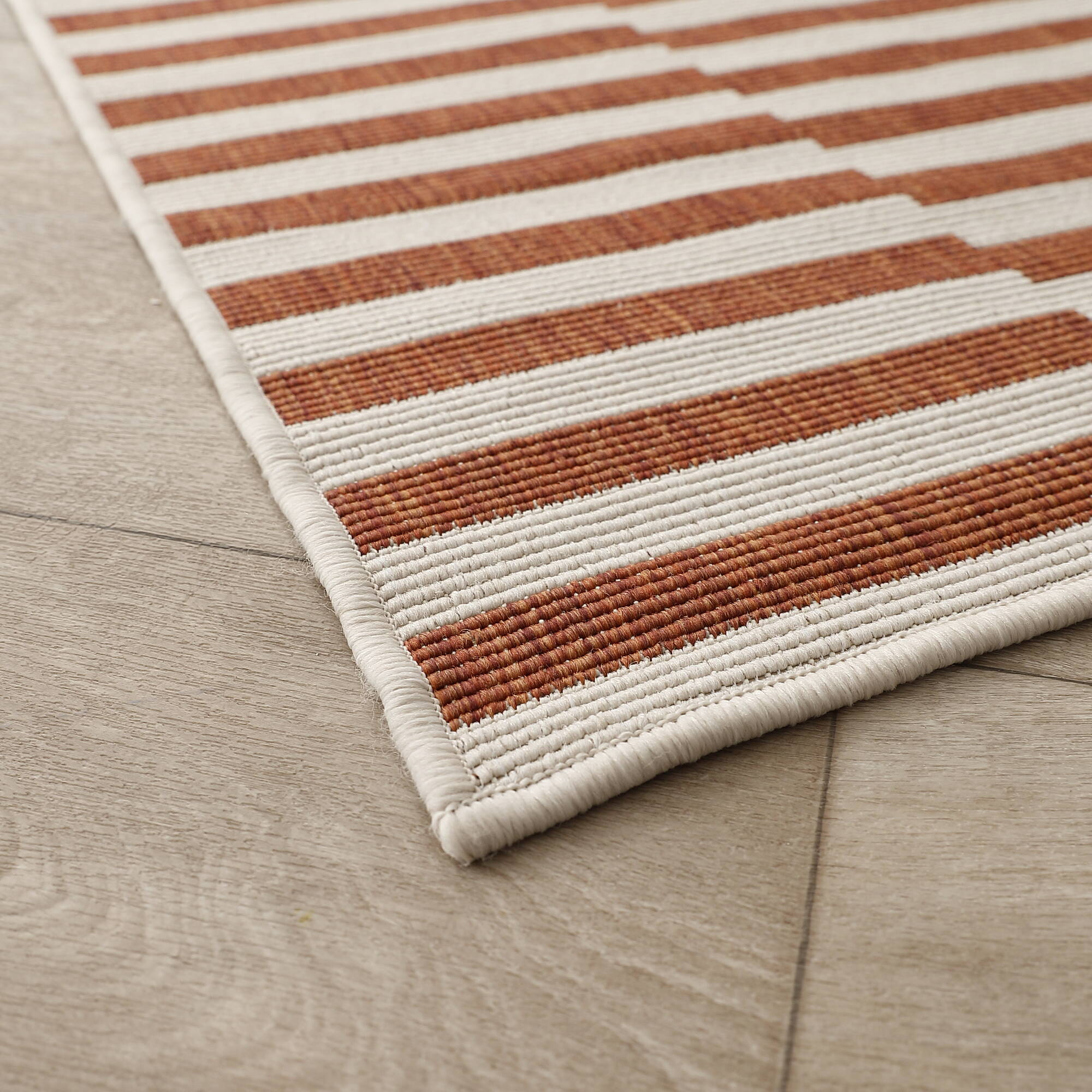 Tapis rectangulaire à rayures