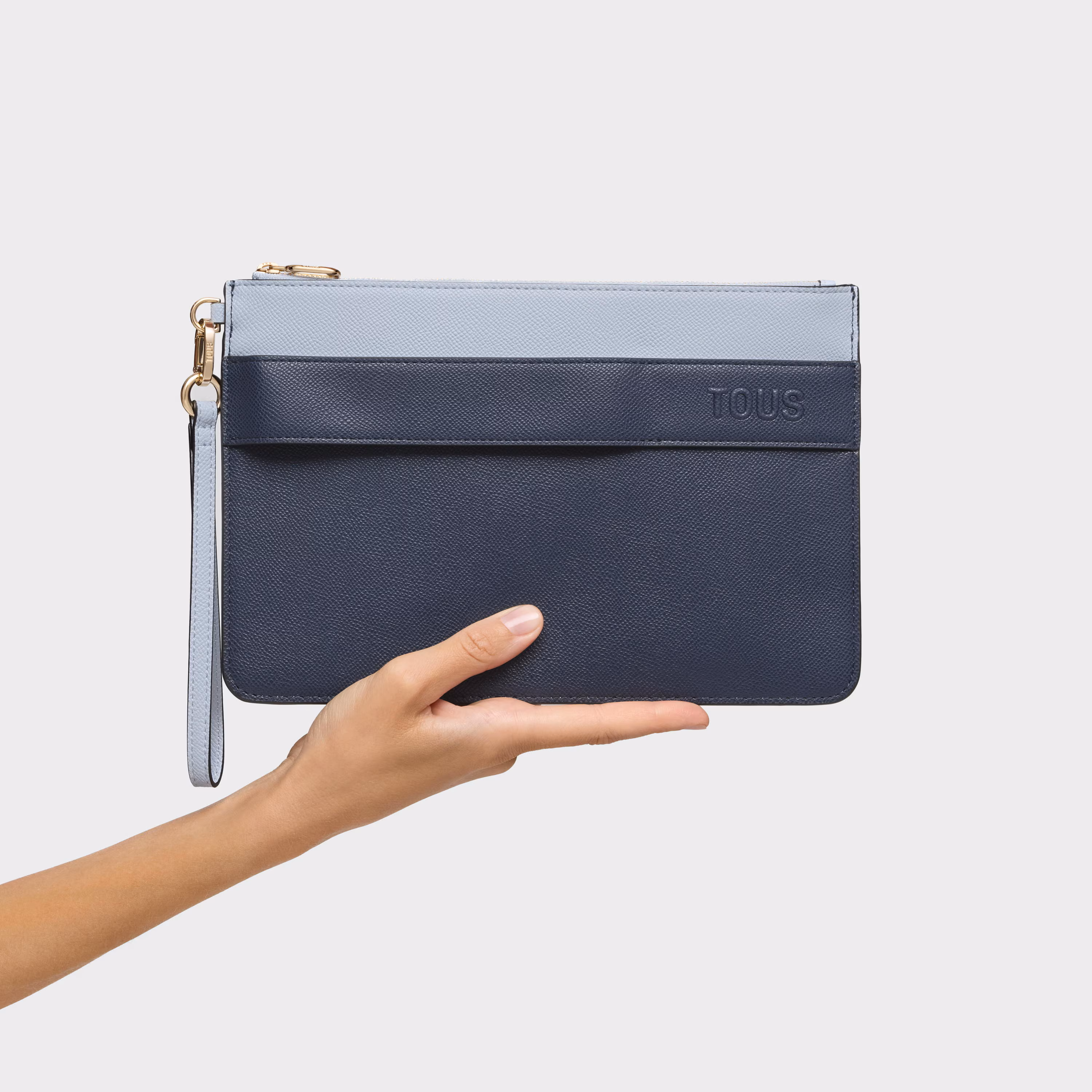 Clutch azul marino y gris Audree Saffiano