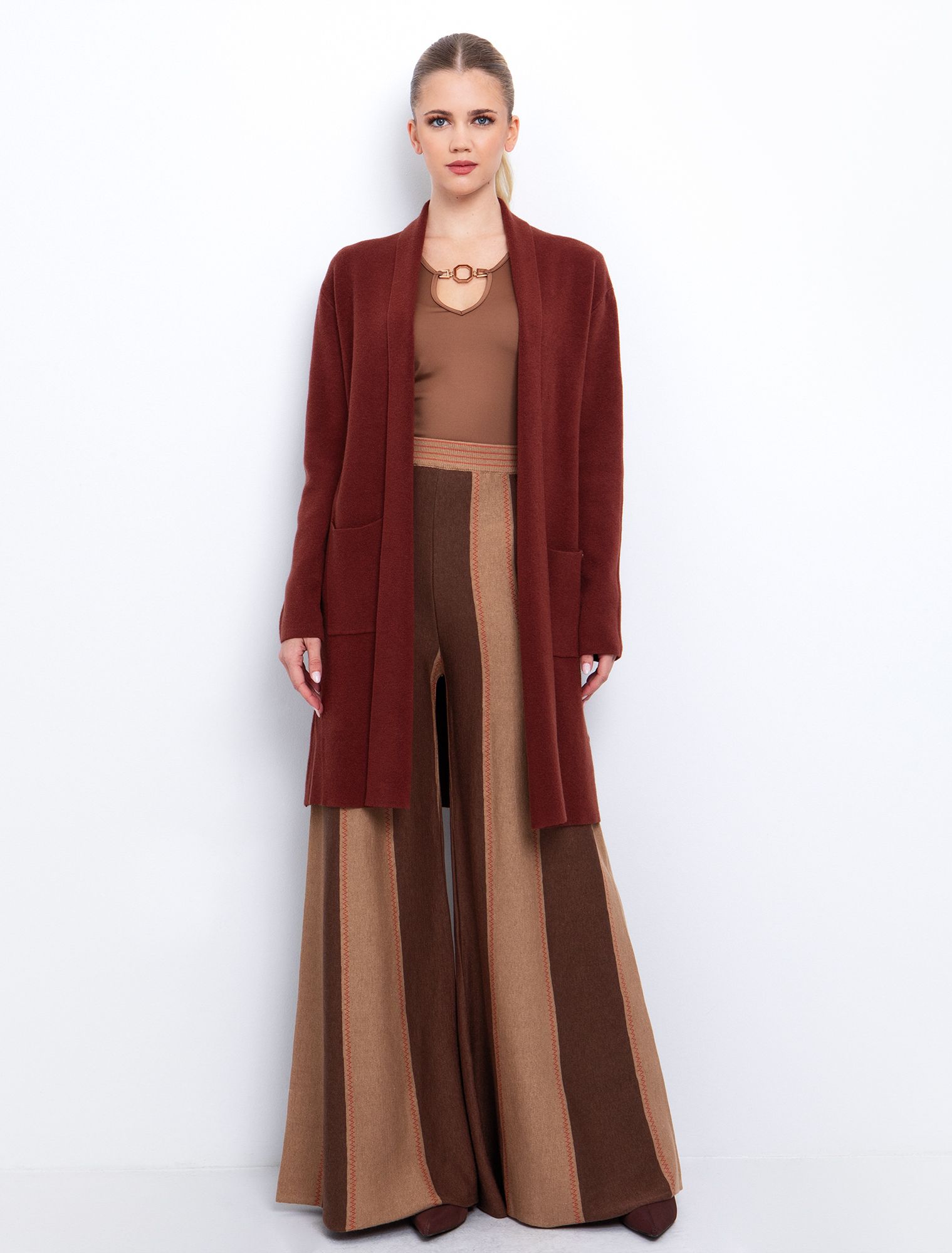 Μακριά ζακέτα με τσέπες