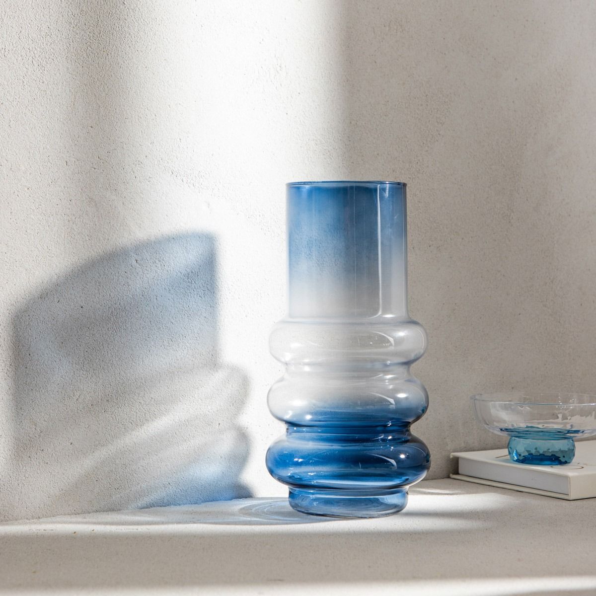 Wazon CIRCLE szklany niebiesko-transparentny ombre 11x26cm