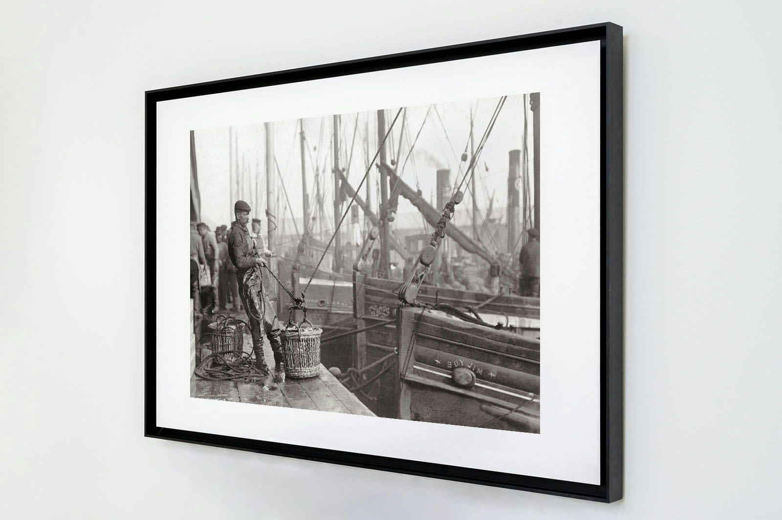 PECHE - Photo ancienne noir et blanc pêche n°30 cadre noir 40x60cm