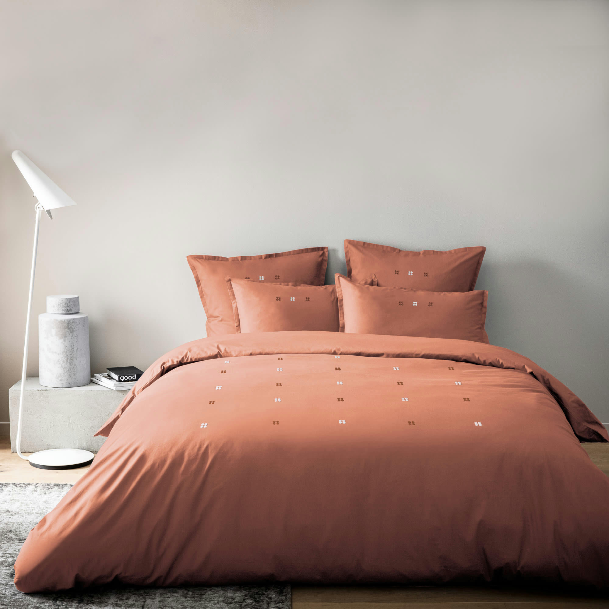DRAGÉES DÉLICES - Parure de lit brodée en percale de coton BIO Terracotta 240x220 cm