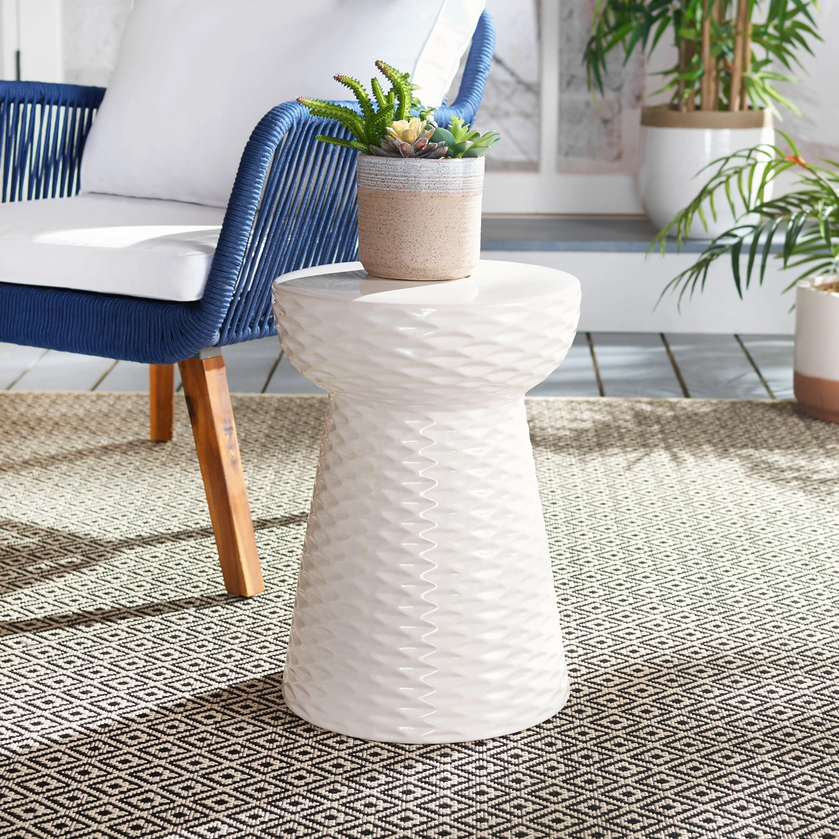 SAFAVIEH Faye White Ceramic Decorative Garden Stool