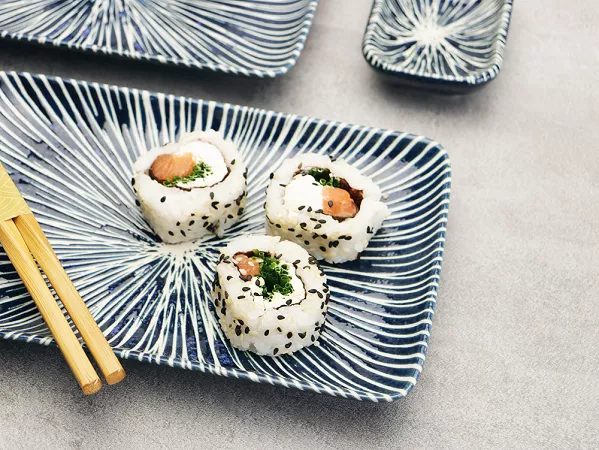 Zestaw do sushi dla 2 osób (4 el.) z pałeczkami Tokyo Design Studio - Tokusa Blue 33846