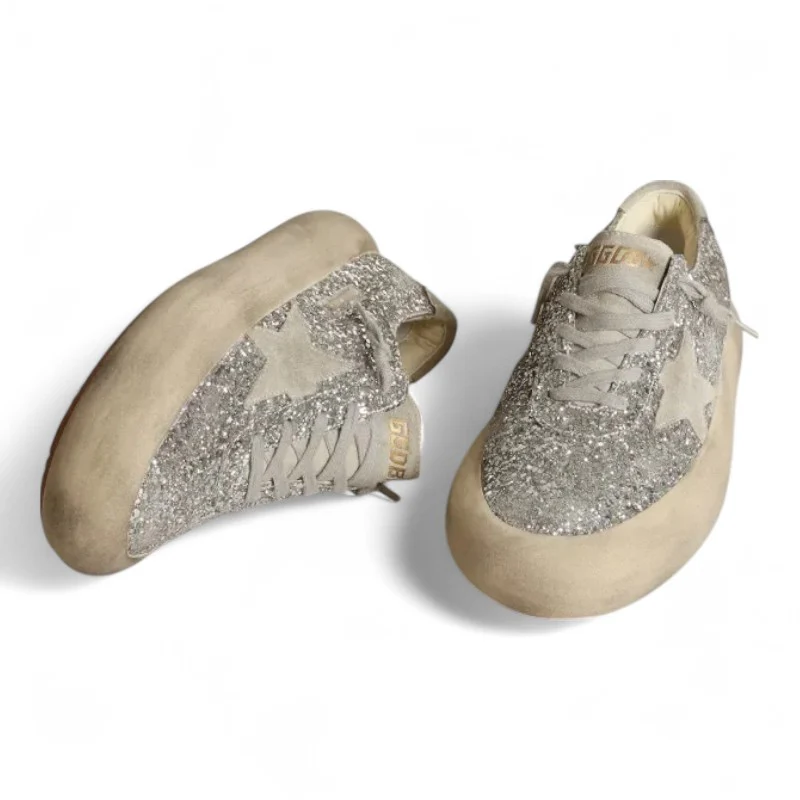 Space-Star shoes in silver glitter with ice-gray suede star and heel tab