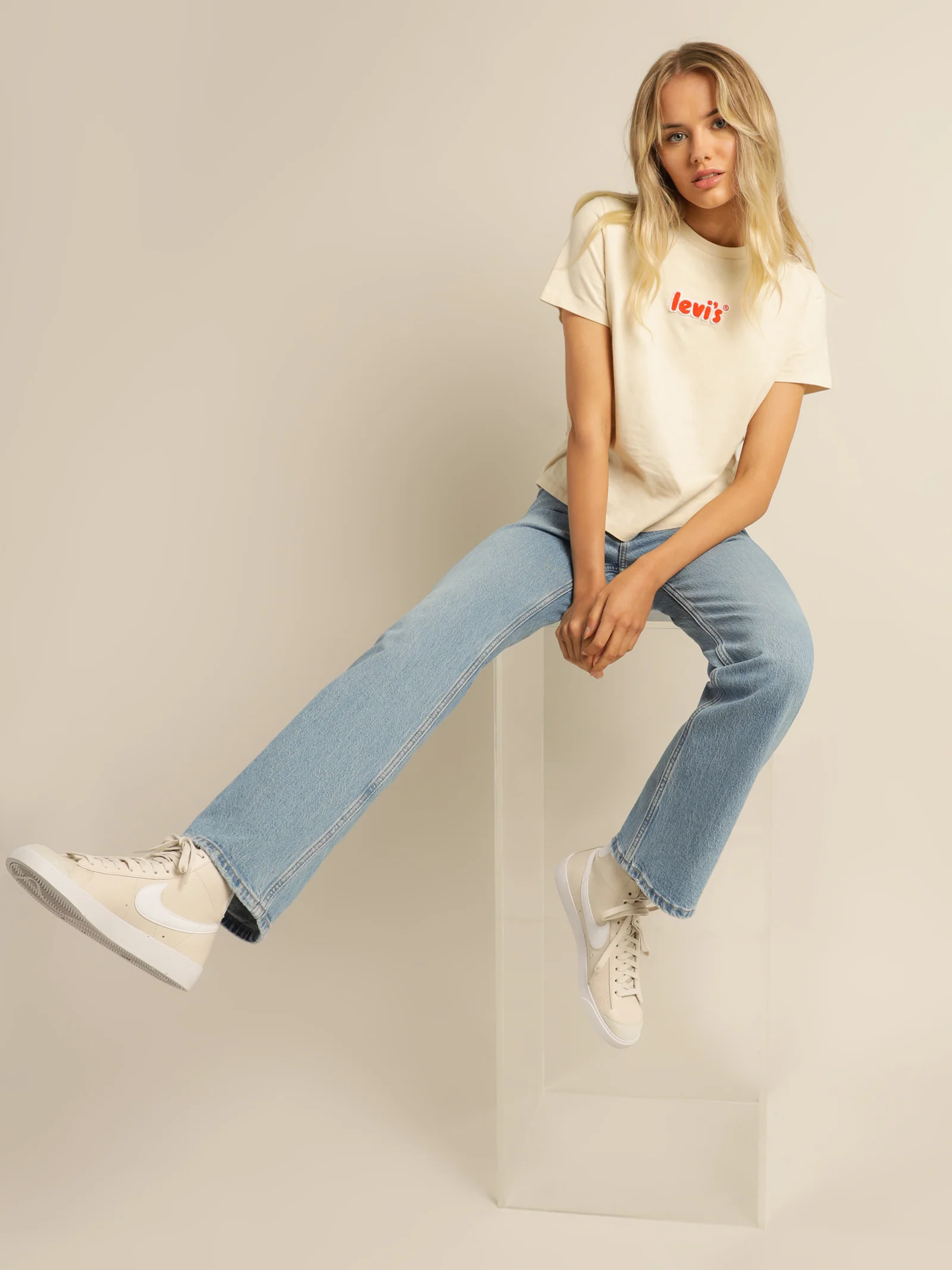 Ribcage Straight Ankle Jeans