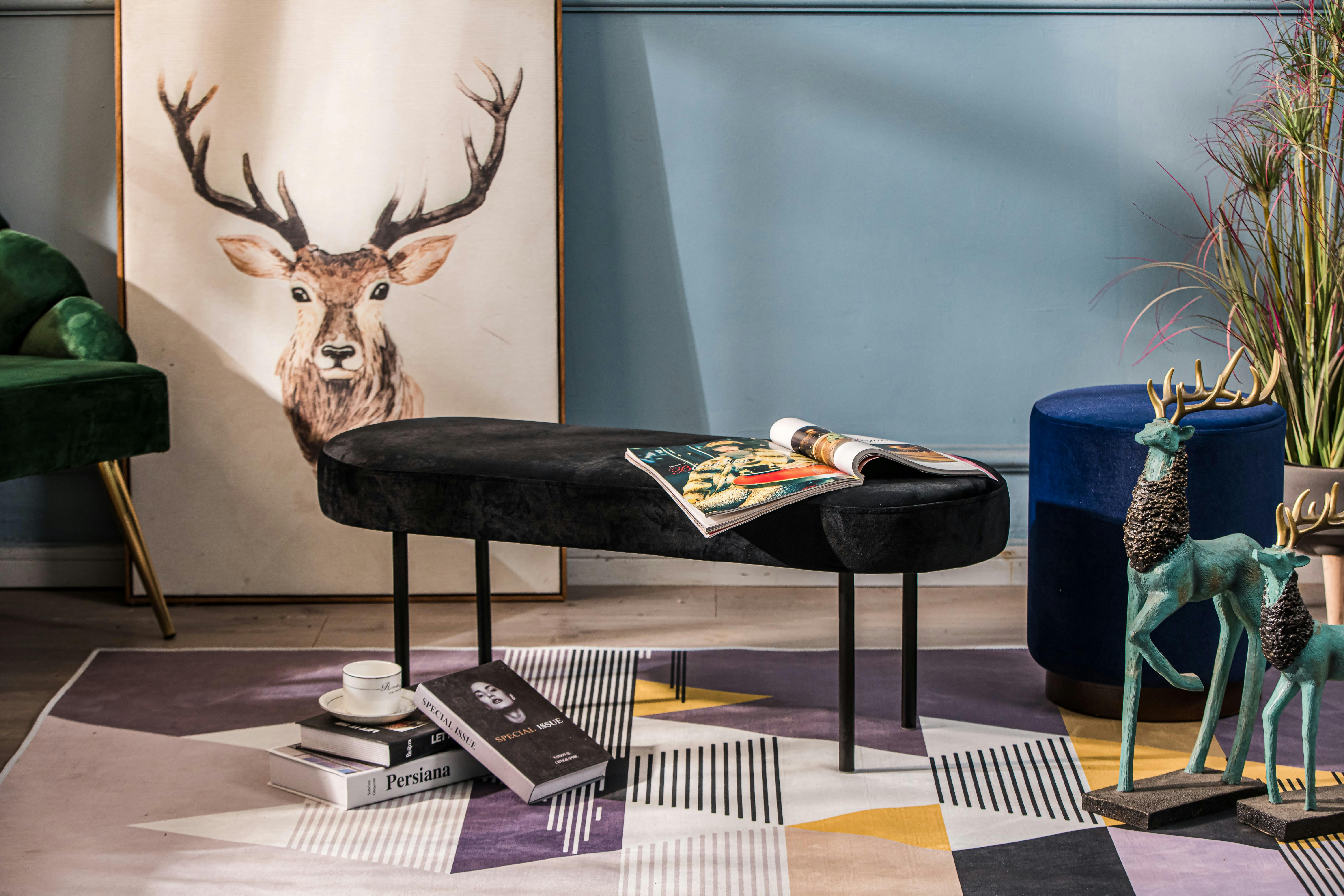 - Banc en métal et velours noir