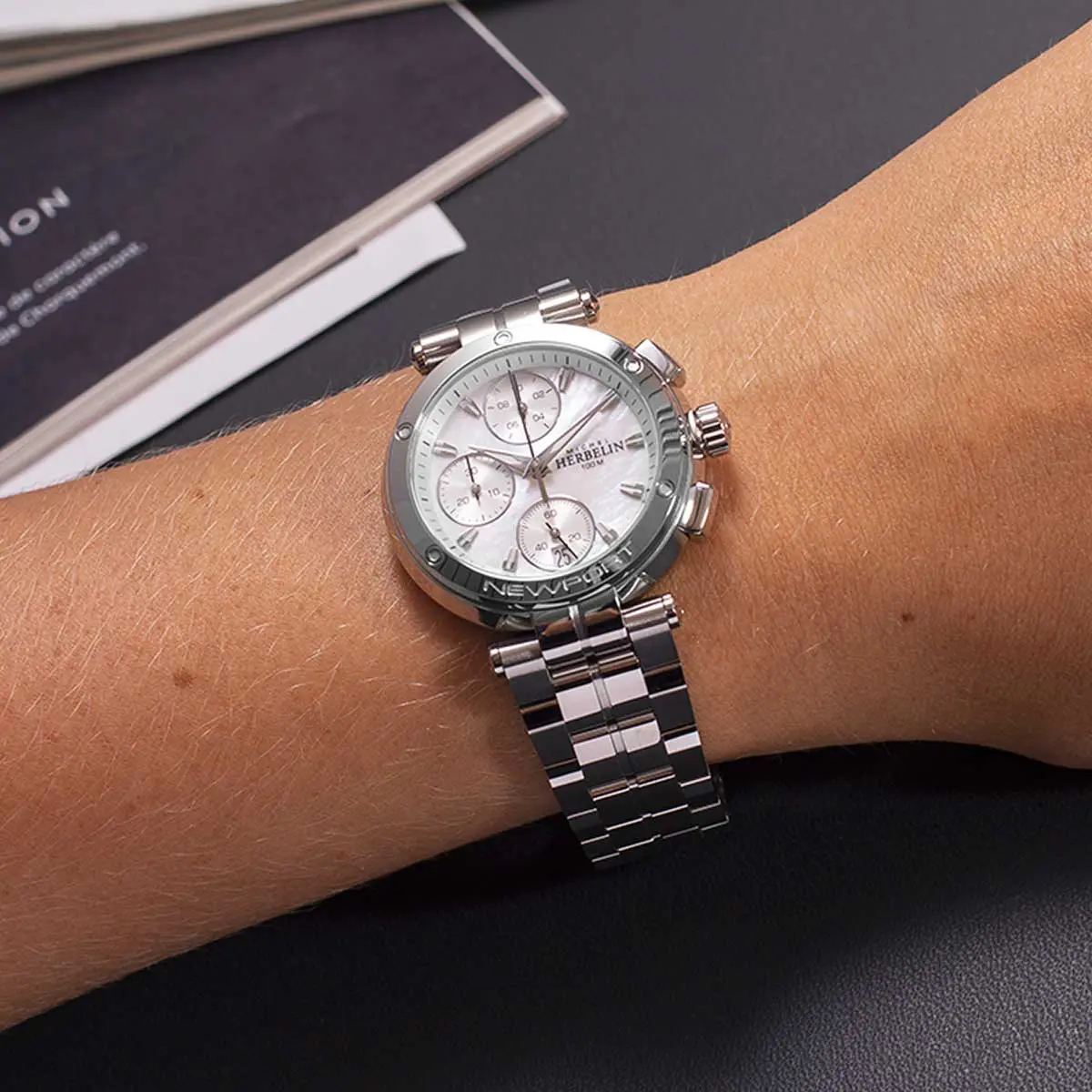NEWPORT – CHRONOGRAPHE LADY – ACIER & NACRE
