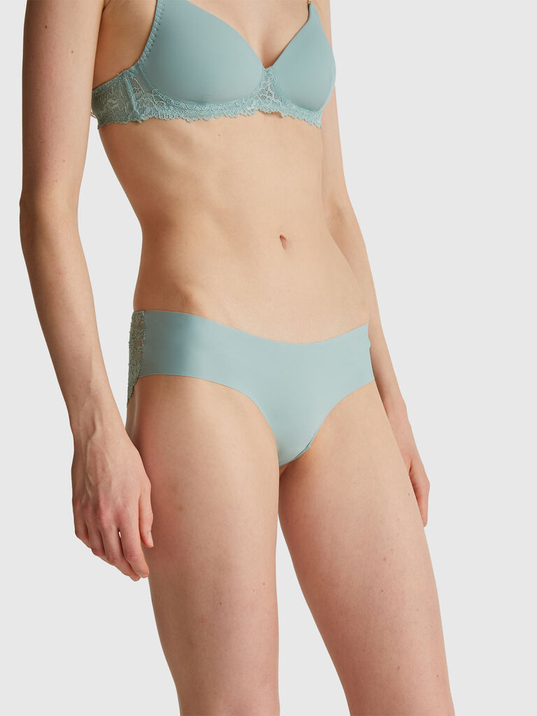 Stretch underwear with lace