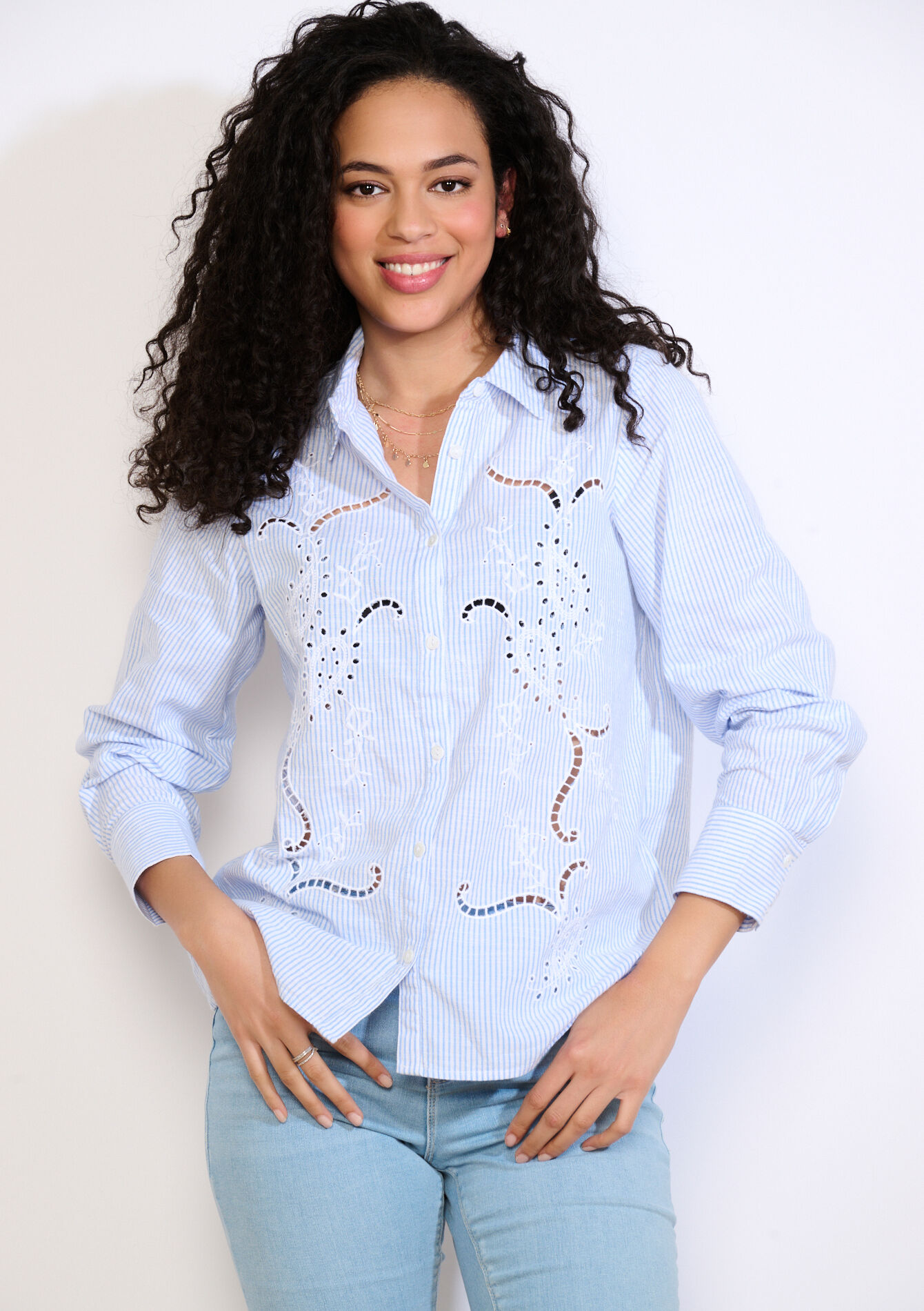 Gestreept hemd met borduurwerk