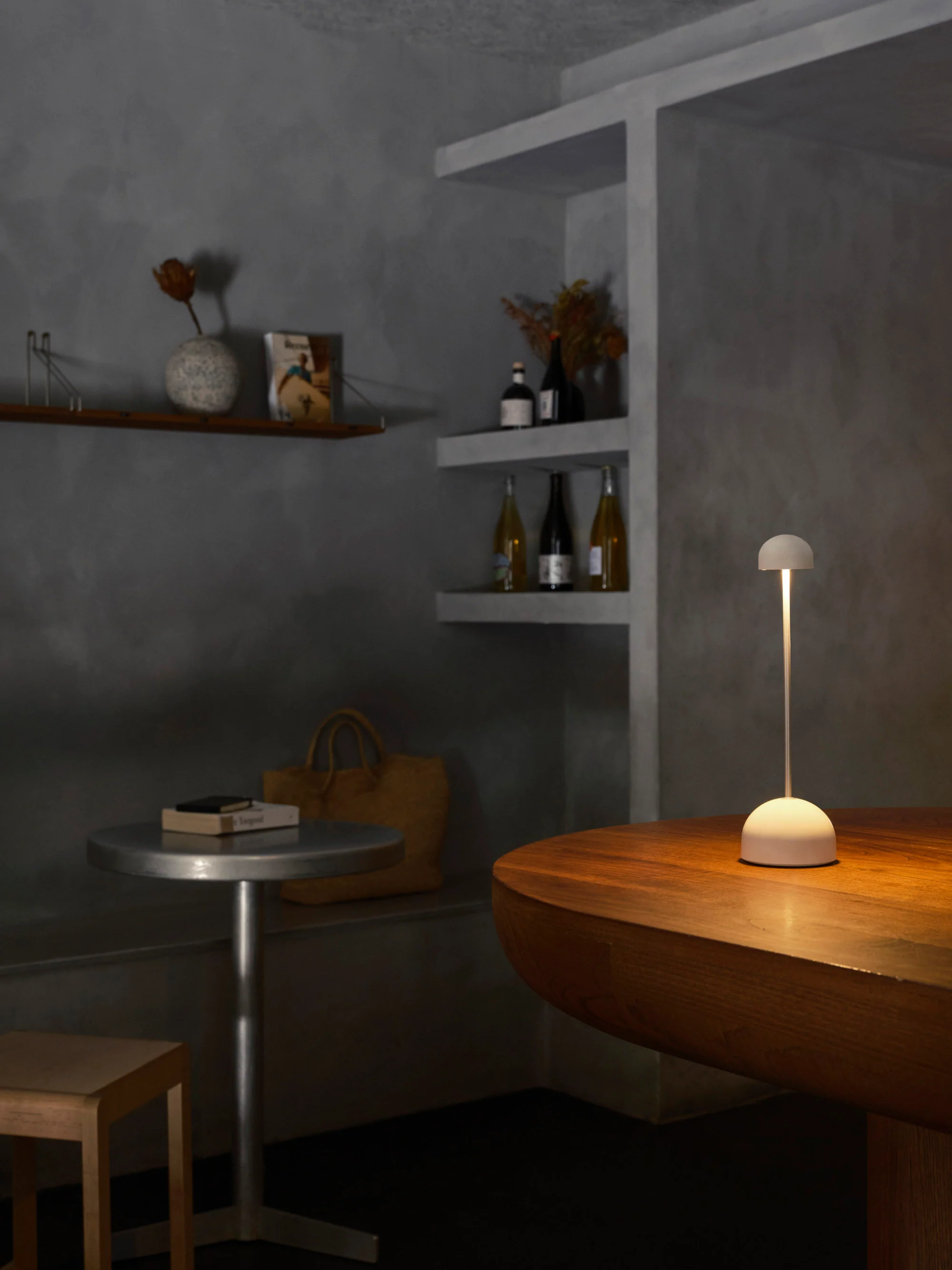 Kleine mobile dimmbare LED-Tischlampe Sips