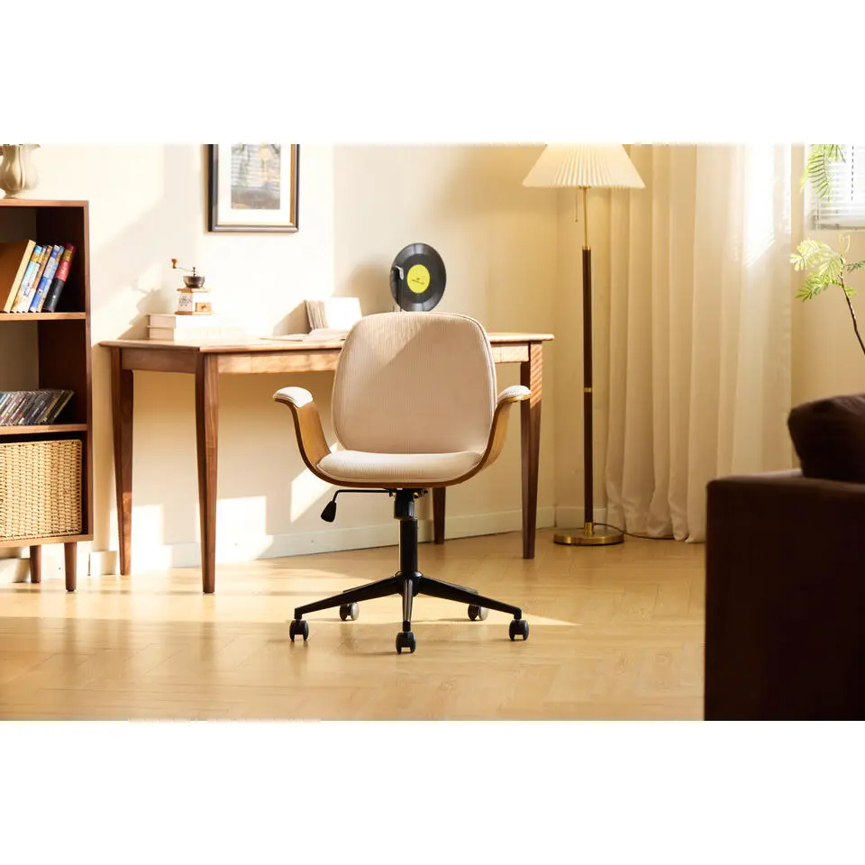 Bureaustoel van beige stof met metalen onderstel