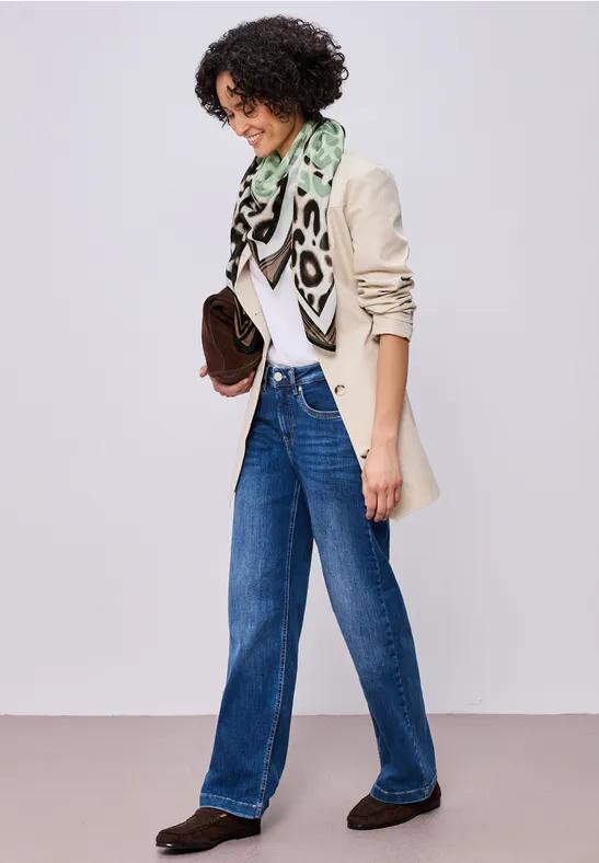 Tuch aus Modal mit Leo-Muster