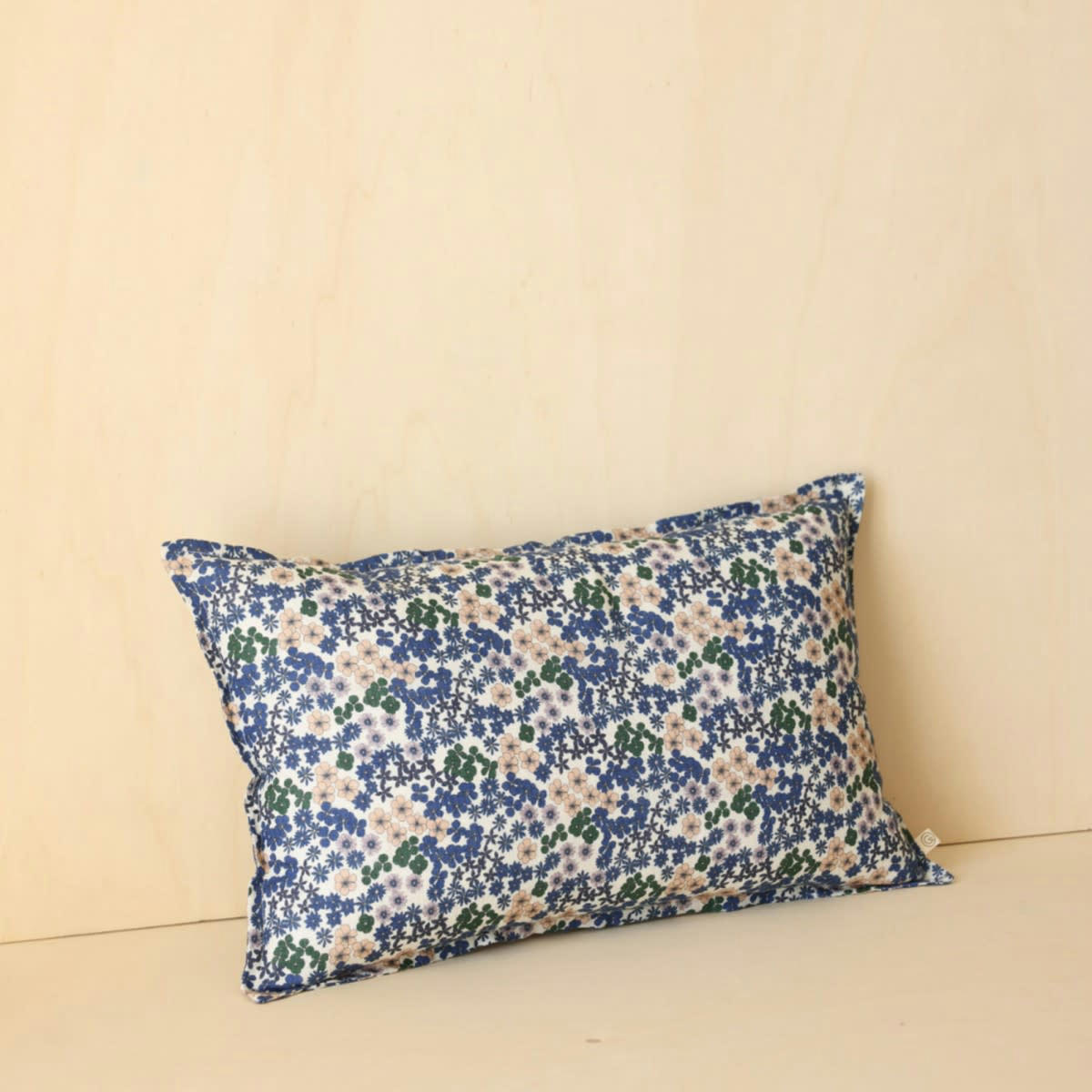 ESCALE - Coussin en lin lavé imprimé flower bleu 30x50