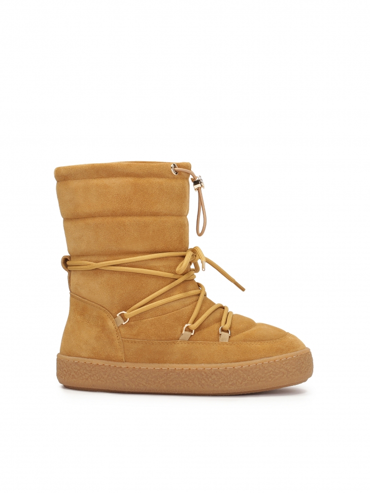 Suede snow boots with high upper