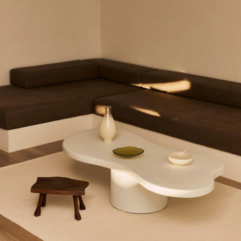 BY MARLOT BAUS - Table basse du microciment en couleur blanc 140 cm