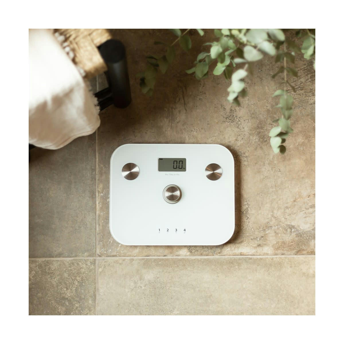 - Pèse-personne impédancemètre dynamo