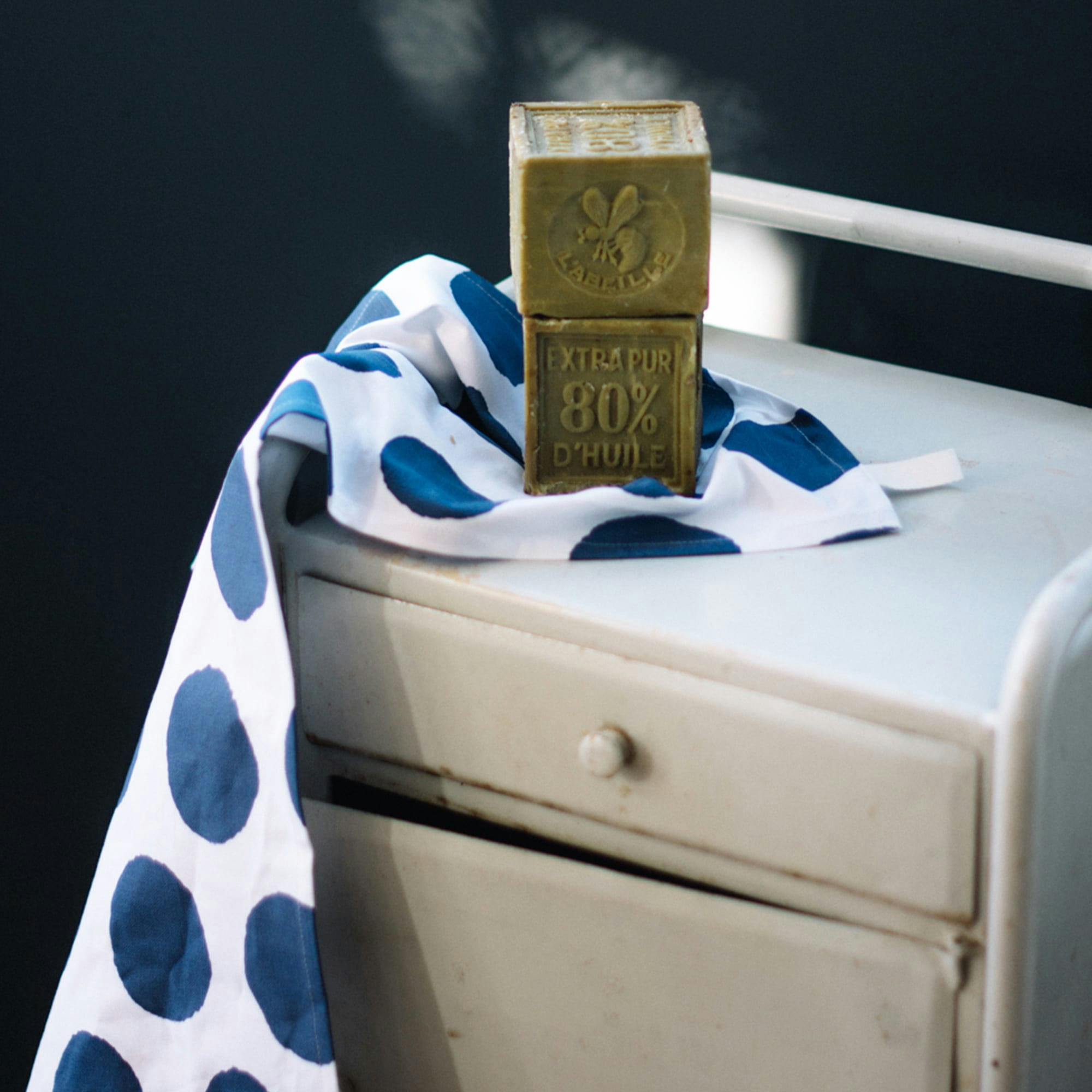 - Torchon en coton à pois