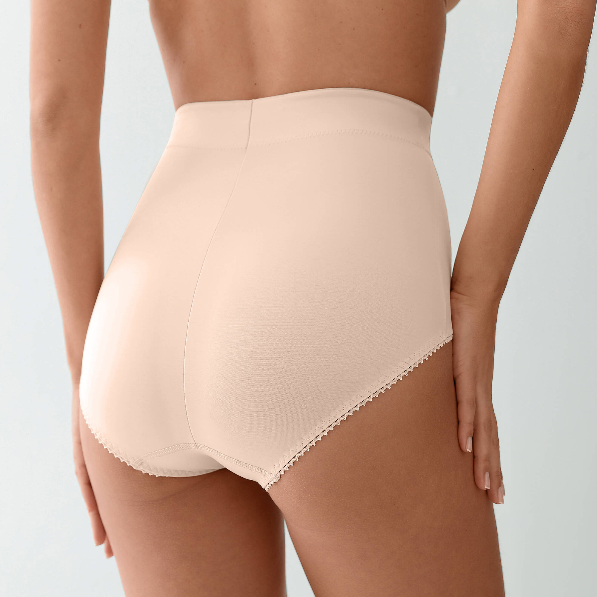 Gaine affinante maille satinée et tulle jacquard - maintien intense