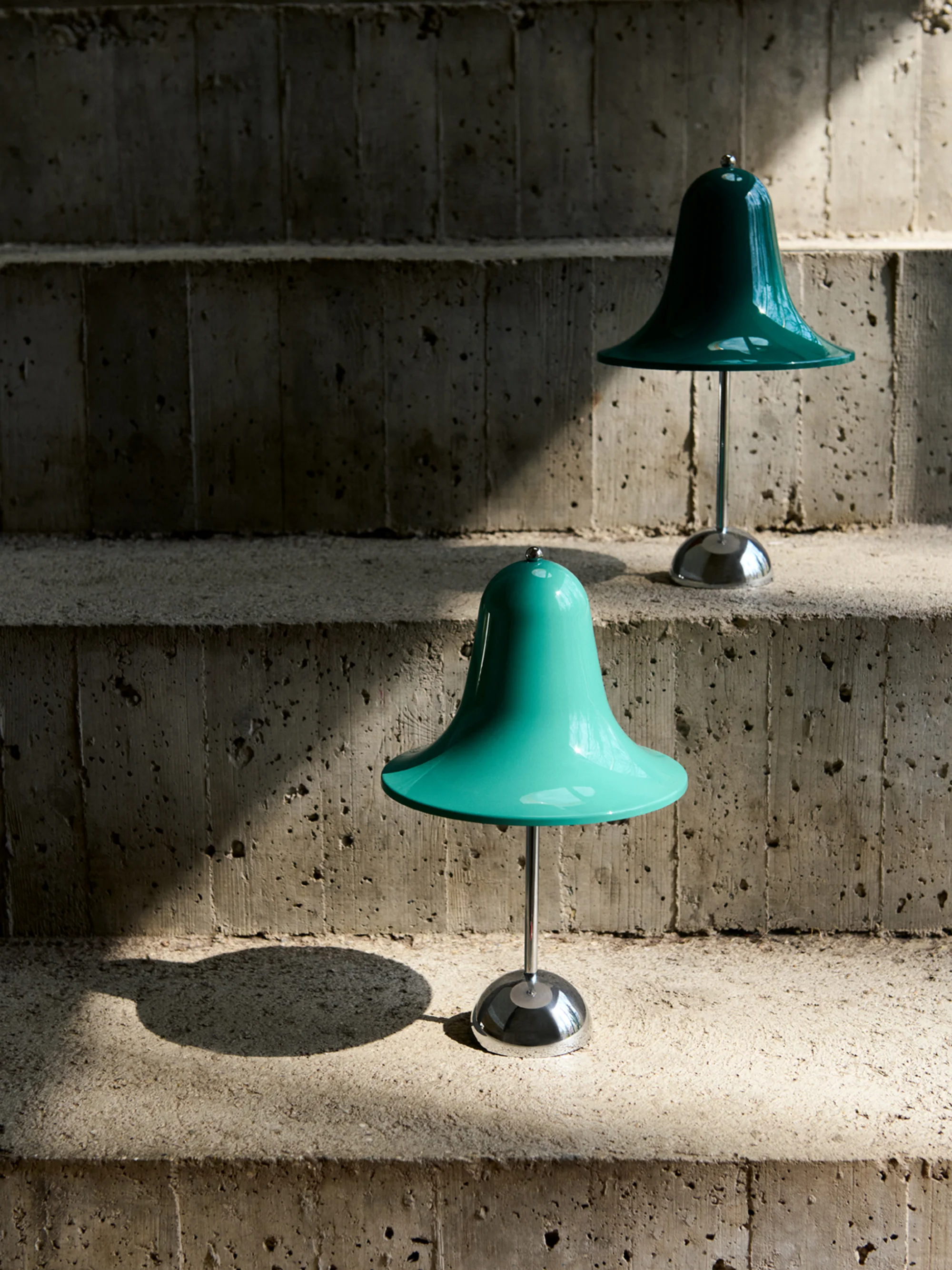 Kleine mobile LED-Tischlampe Pantop, dimmbar, Design Verner Panton