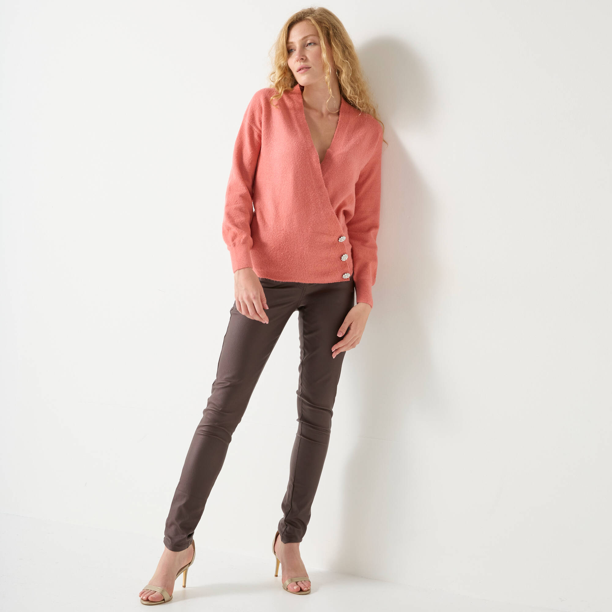 Pull effet cache-coeur boutons "bijou"