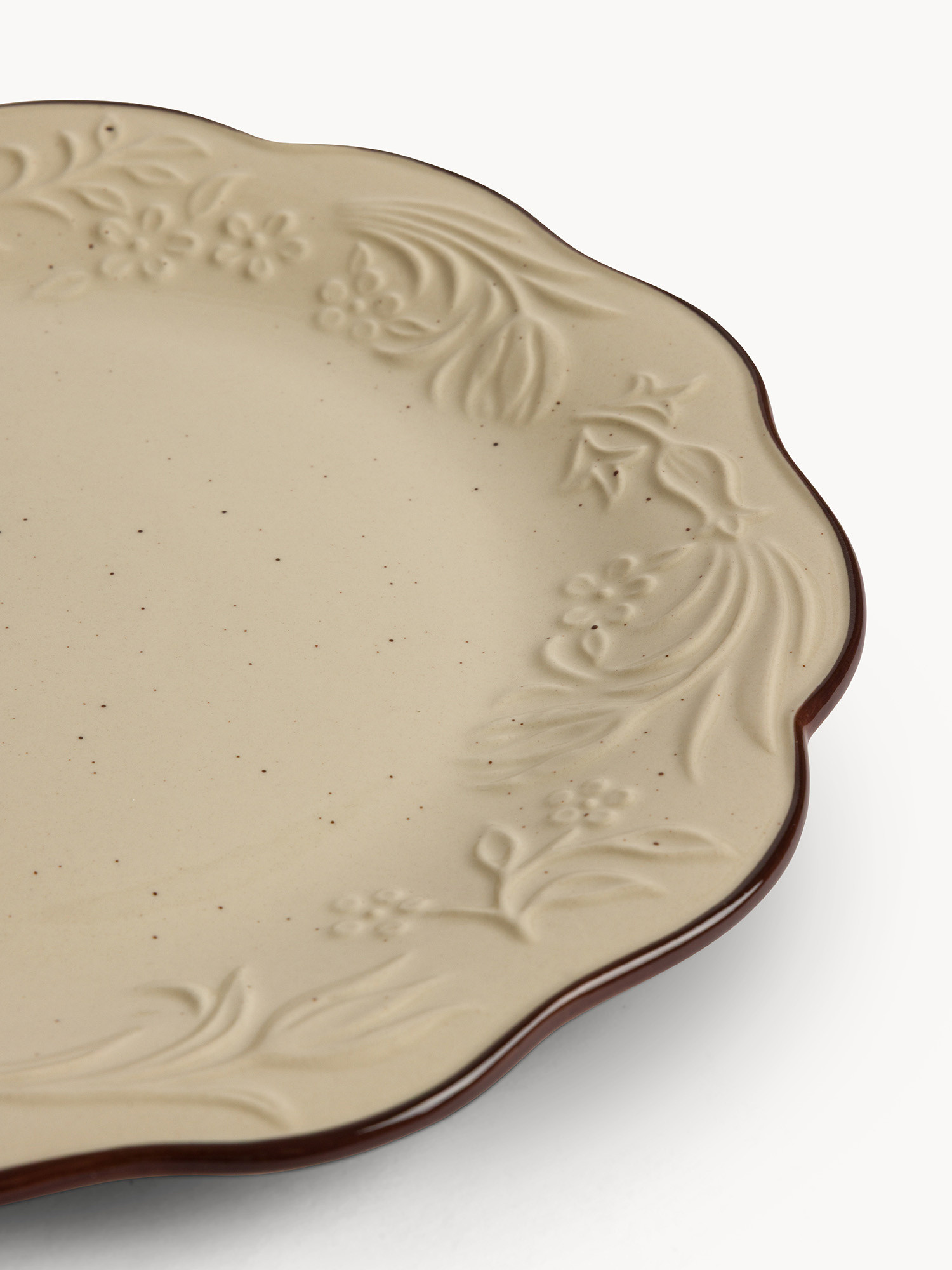 Piatto piano in stoneware con filo marrone
