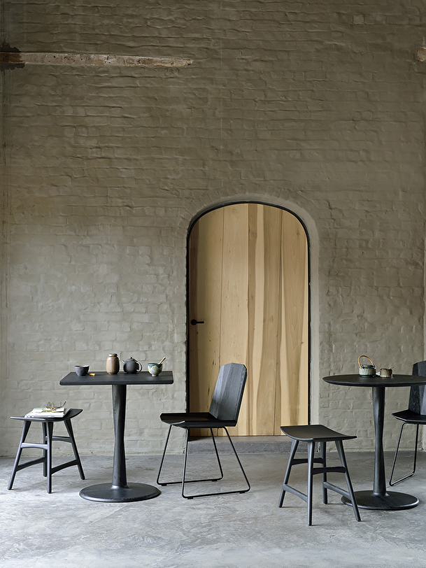 Table carre torsion chene - ethnicraft noir
