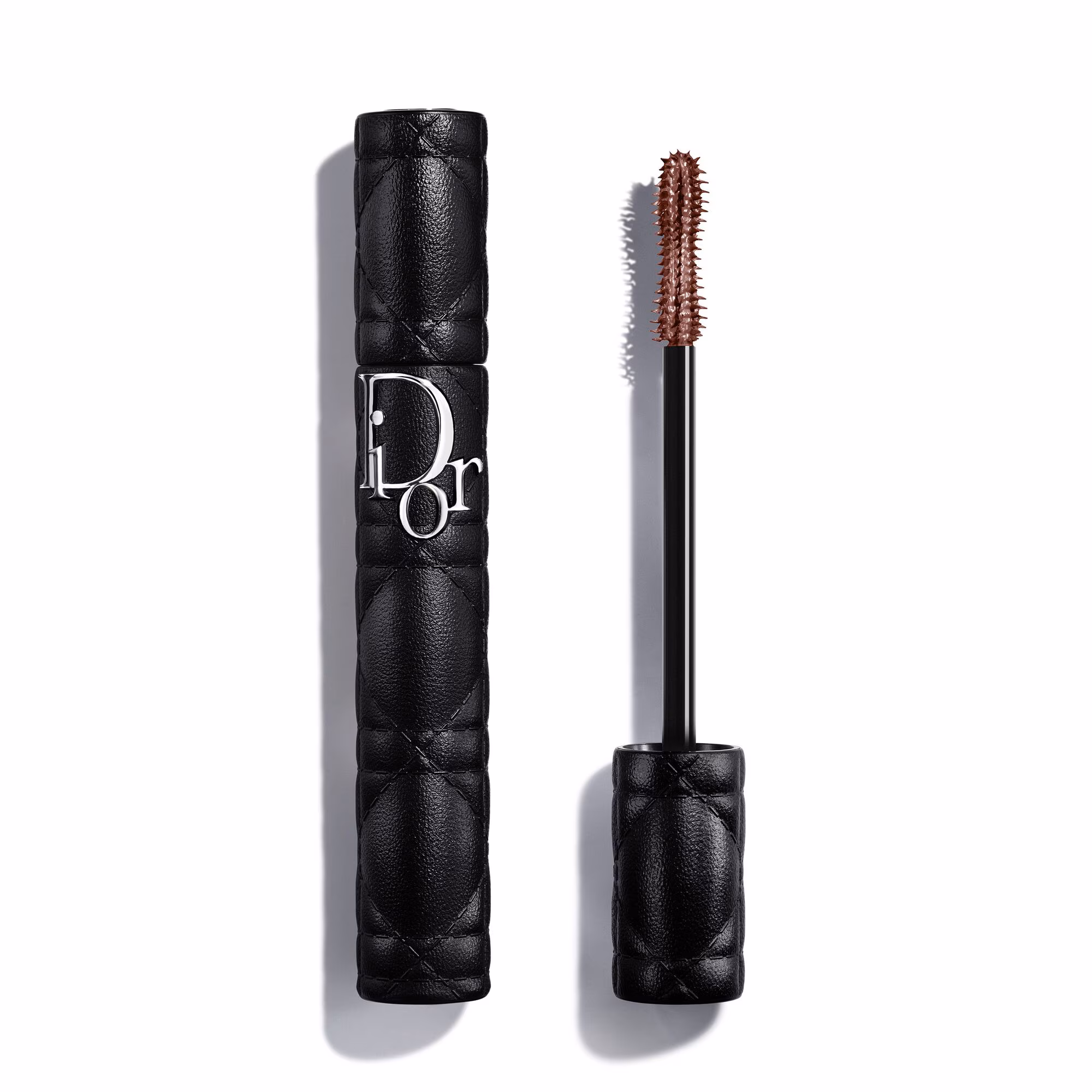 DIORSHOW OVERVOLUMEMascara volume extrême et définition cil-à-cil - tenue 24 h
