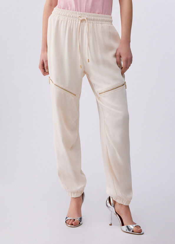 Pantaloni con zip