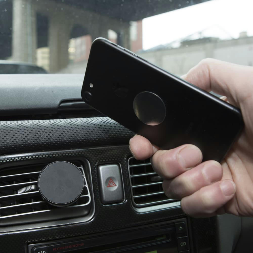 - Support téléphone aimenté pour voiture plastique noir
