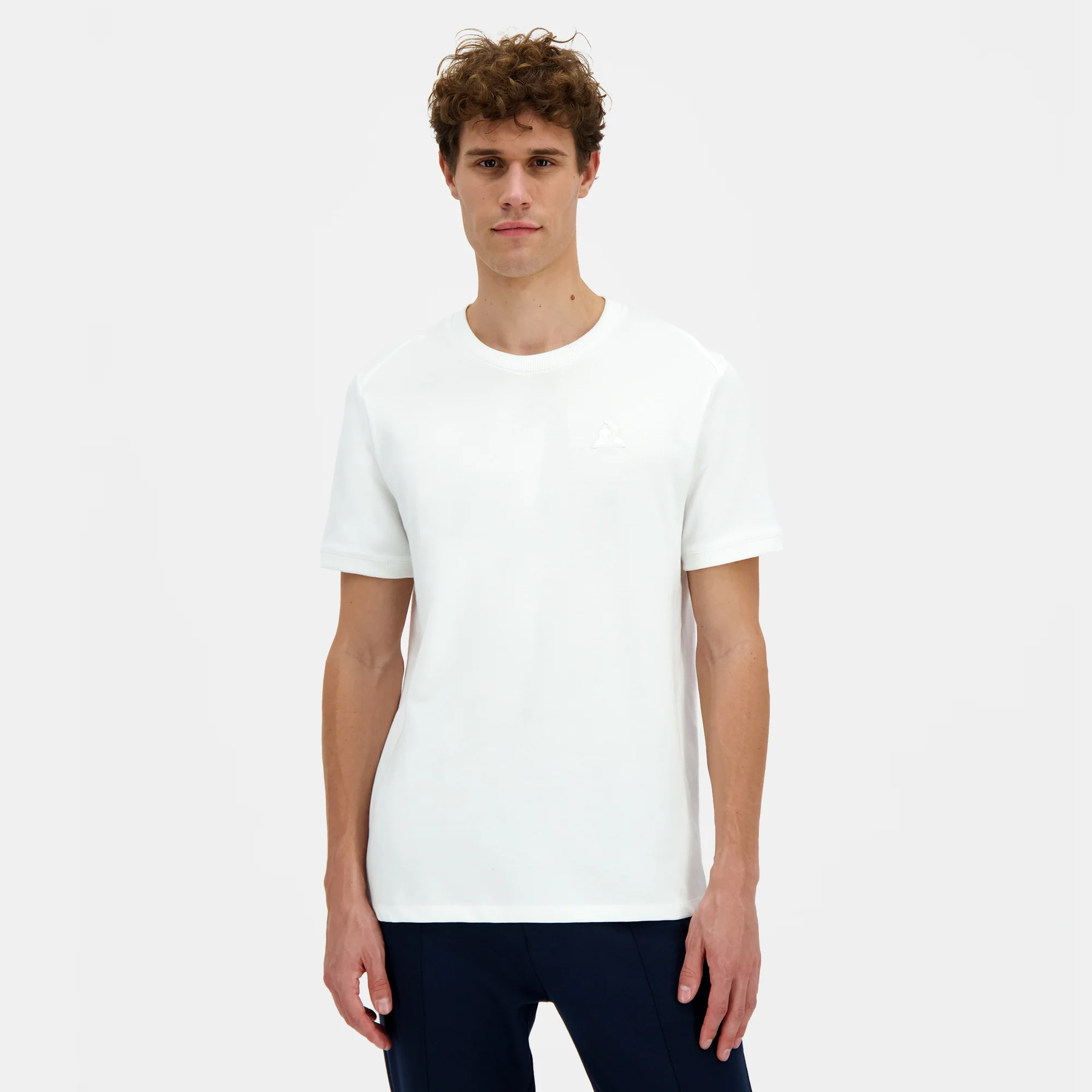 T-shirt Essentiel en jersey de coton avec logo brodé ton sur ton